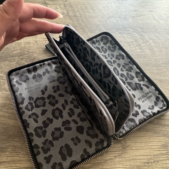 Perlina Black Asymmetrical Leather Wallet - Picture 4 of 4